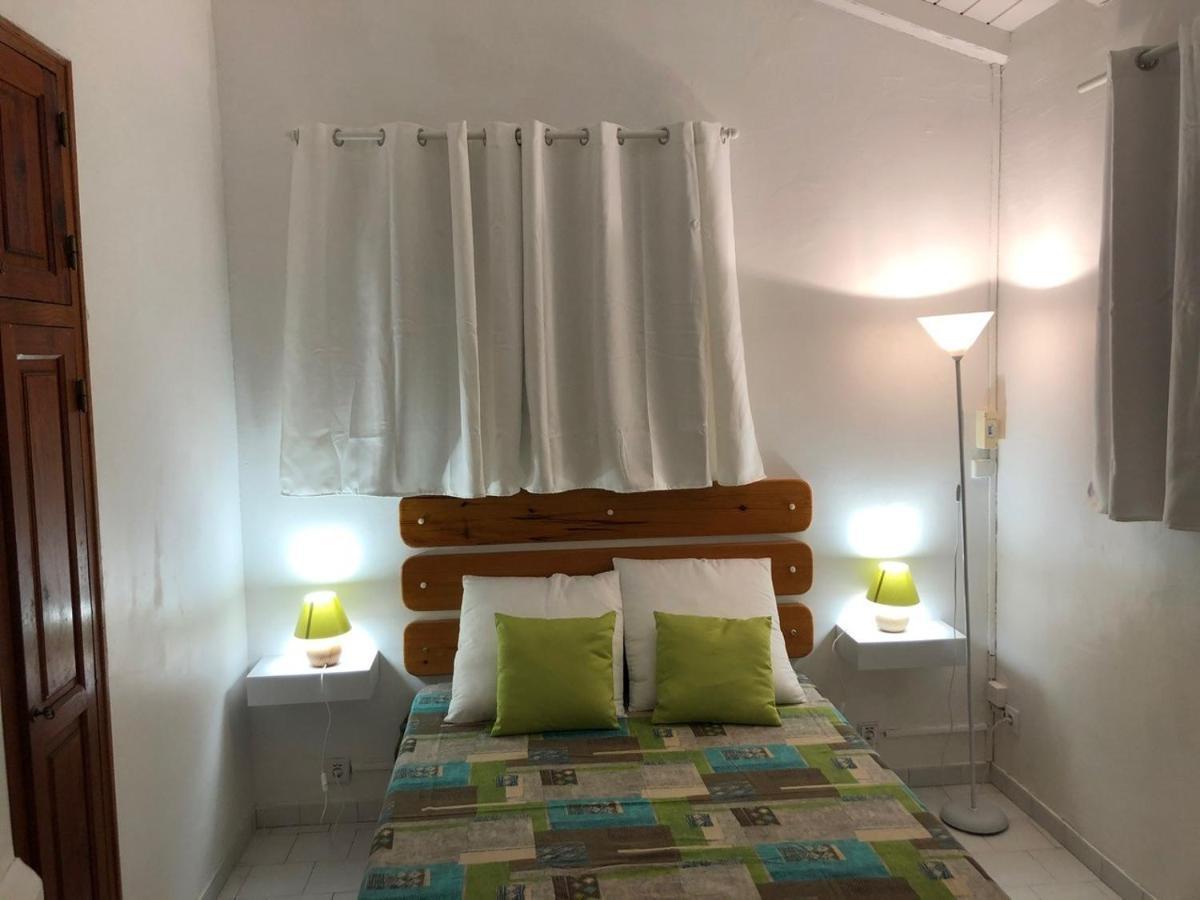 La Villa Les Palmiers Simplicite Convivialite Сен Франсоа Екстериор снимка